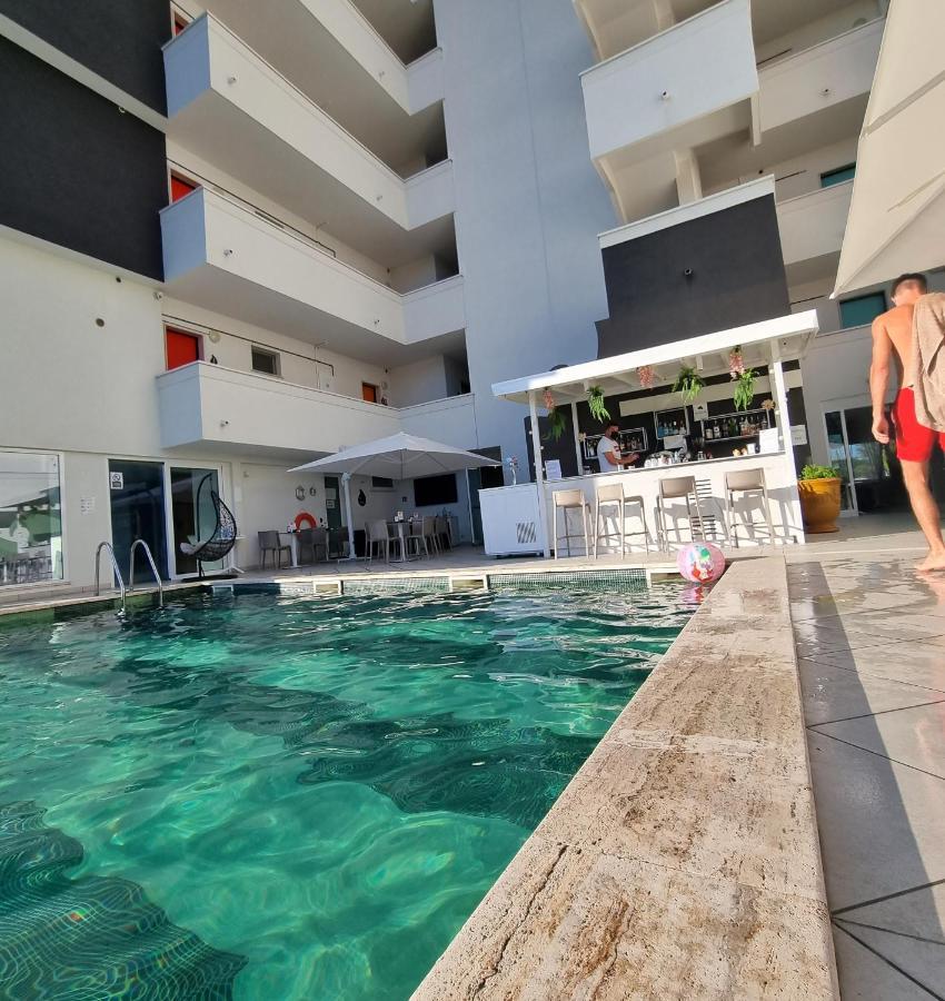 Nero D'Avorio Aparthotel&SPA Rimini Esterno foto