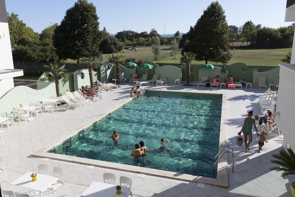 Nero D'Avorio Aparthotel&SPA Rimini Esterno foto